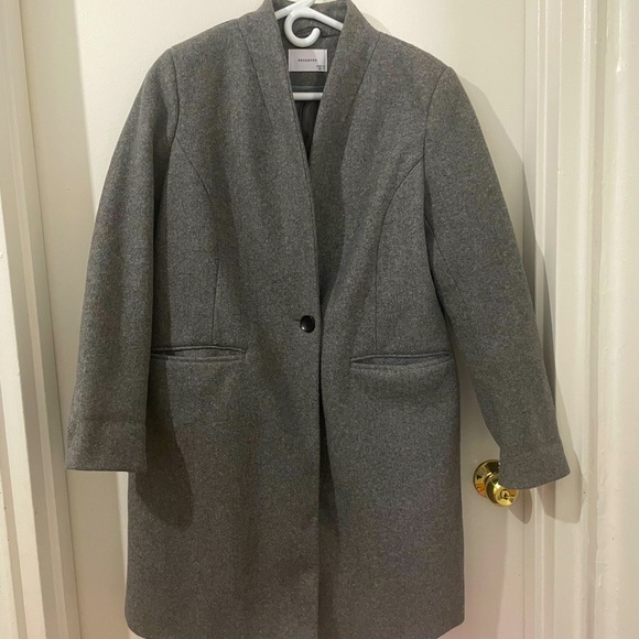 Coat - Picture 1 of 2
